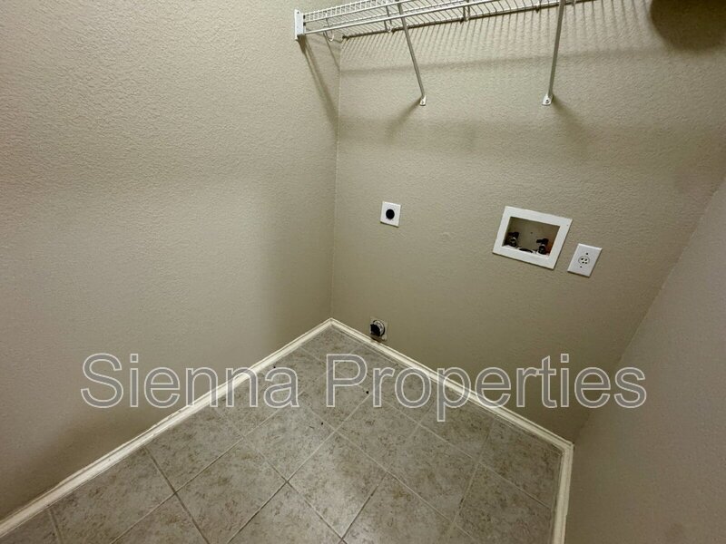 Leander: Old Town Village property image