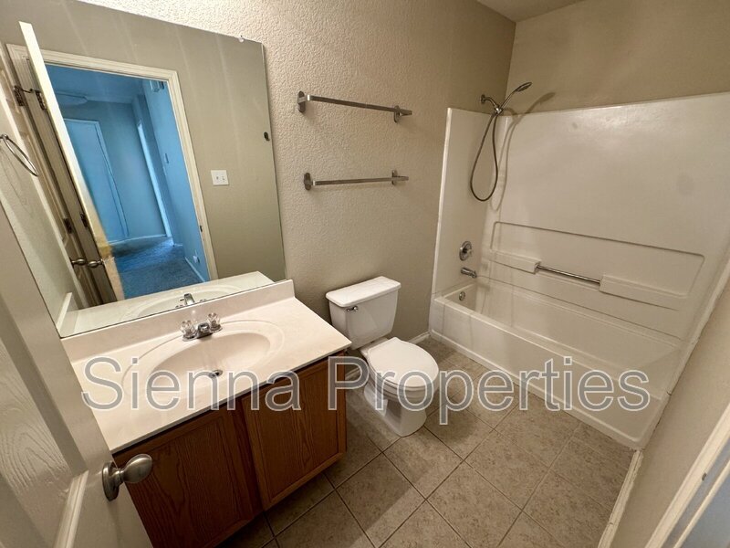 Leander: Old Town Village property image