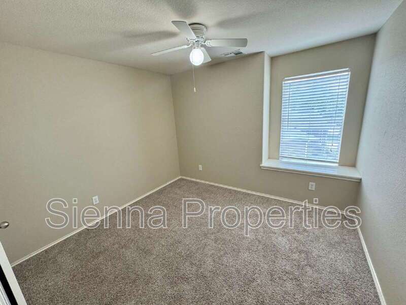 Leander: Old Town Village property image