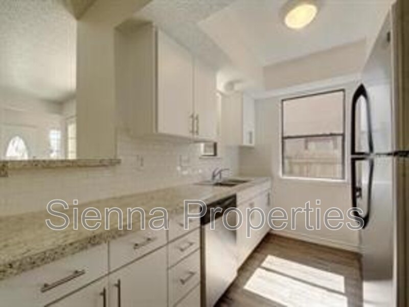 South Austin: Updated 2BD 2BA Duplex for Lease property image