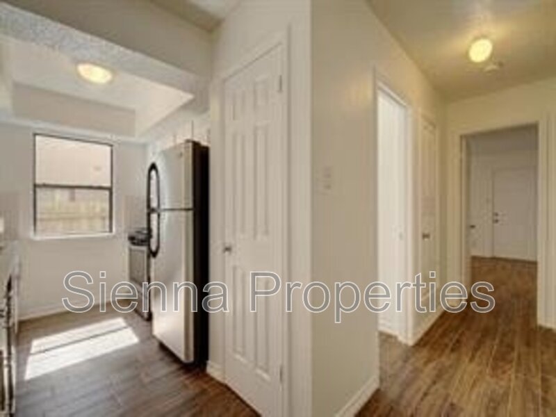 South Austin: Updated 2BD 2BA Duplex for Lease property image