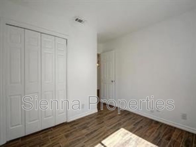 South Austin: Updated 2BD 2BA Duplex for Lease property image