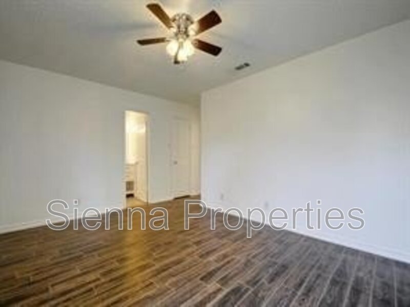 South Austin: Updated 2BD 2BA Duplex for Lease property image