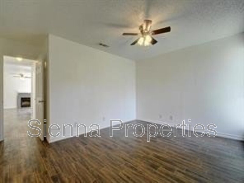 South Austin: Updated 2BD 2BA Duplex for Lease property image