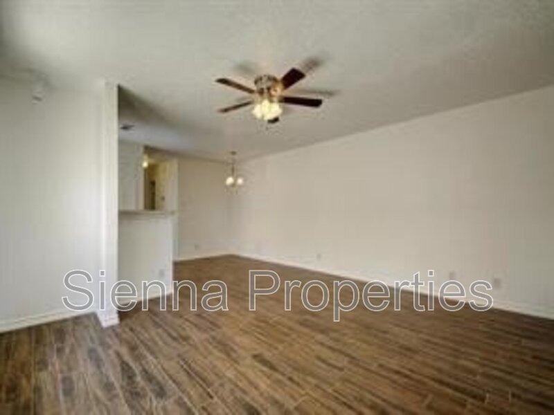 South Austin: Updated 2BD 2BA Duplex for Lease property image