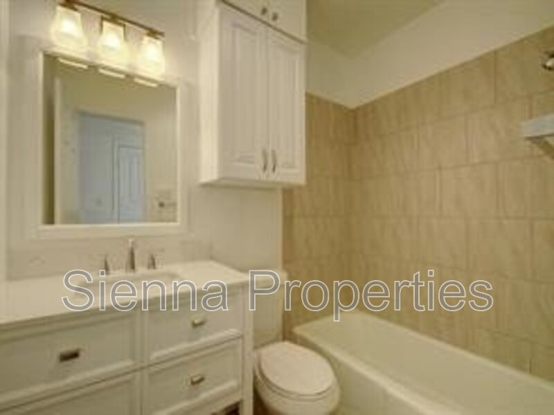 South Austin: Updated 2BD 2BA Duplex for Lease property image
