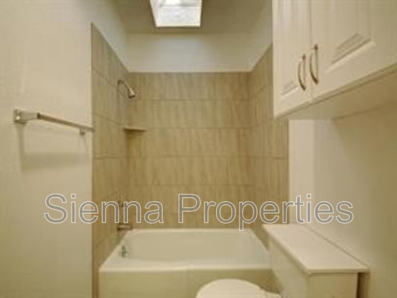 South Austin: Updated 2BD 2BA Duplex for Lease property image