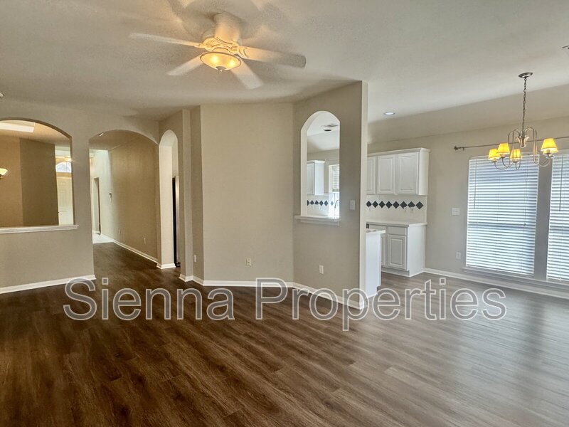 Round Rock: Recently Updated 3BD 2BA Home for Lease property image