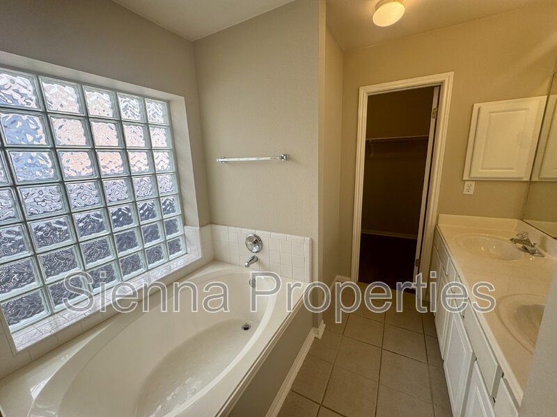 Round Rock: Recently Updated 3BD 2BA Home for Lease property image