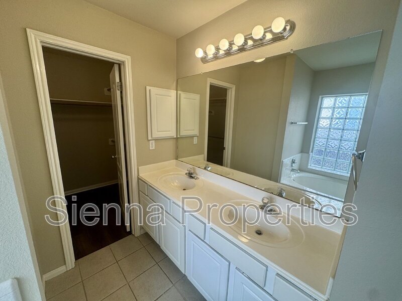 Round Rock: Recently Updated 3BD 2BA Home for Lease property image