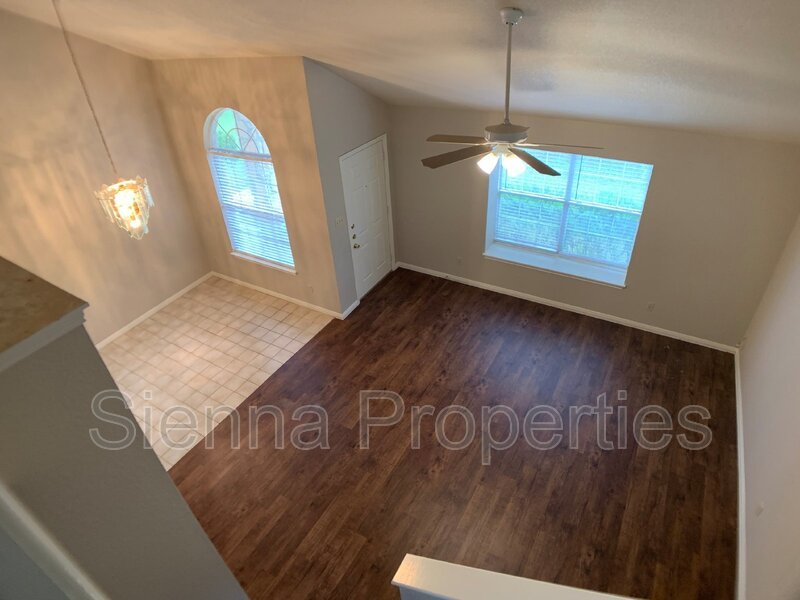 South Austin: Updated 2BD 2BA Duplex for Lease property image
