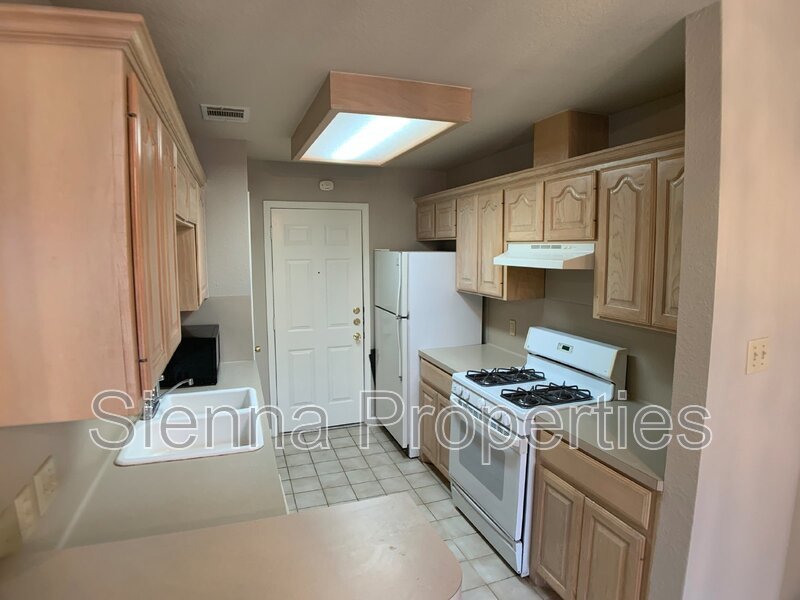 South Austin: Updated 2BD 2BA Duplex for Lease property image