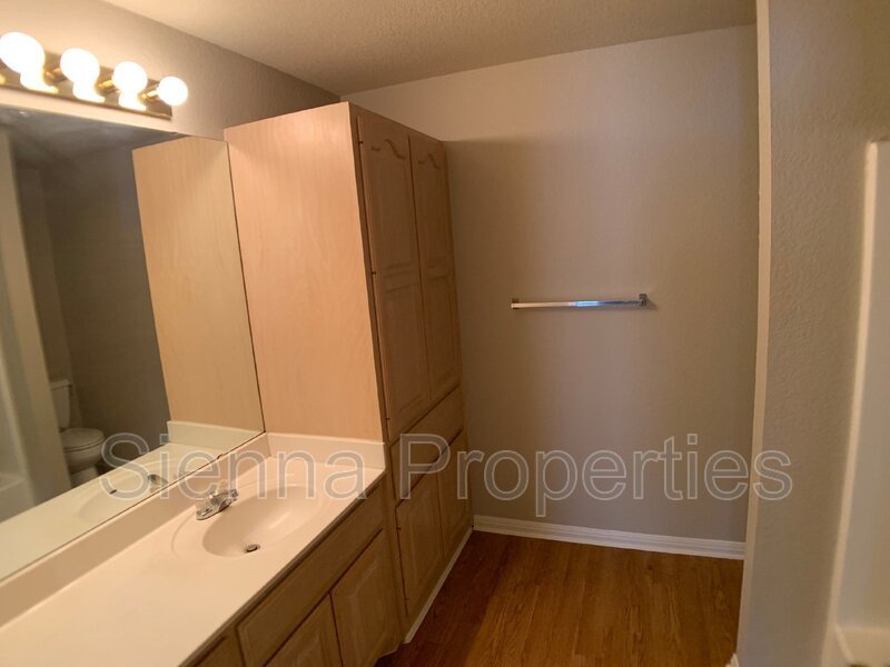 South Austin: Updated 2BD 2BA Duplex for Lease property image