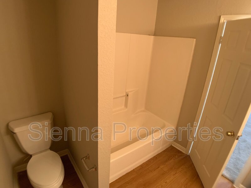 South Austin: Updated 2BD 2BA Duplex for Lease property image