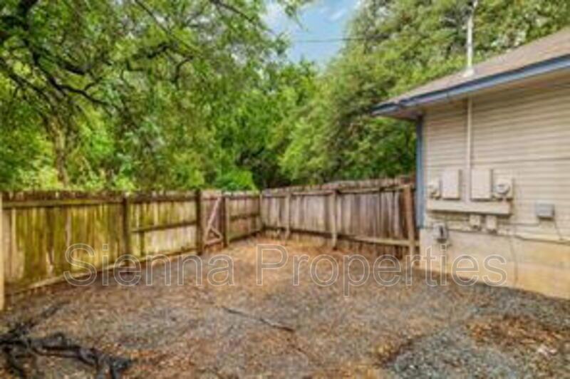 South Austin: Updated 2BD 2BA Duplex for Lease property image