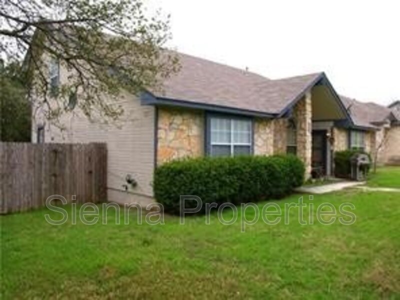 South Austin: Updated 2BD 2BA Duplex for Lease property image