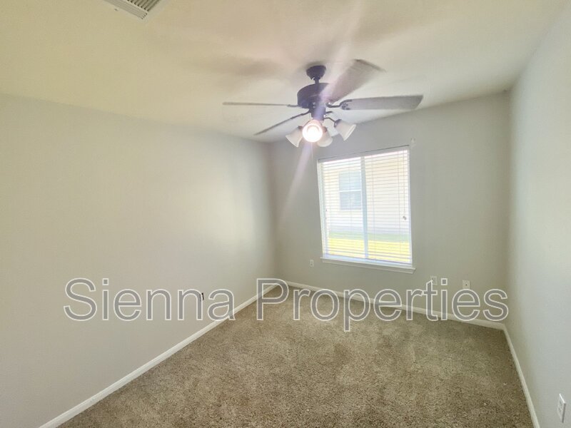 Pflugerville: 4BD 2BA Home for Rent: Giant Yard! property image