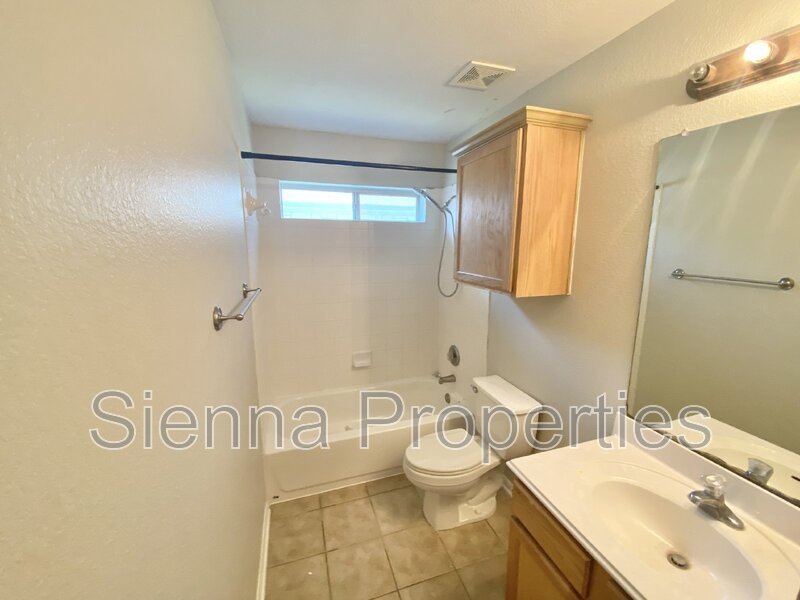 Pflugerville: 4BD 2BA Home for Rent: Giant Yard! property image