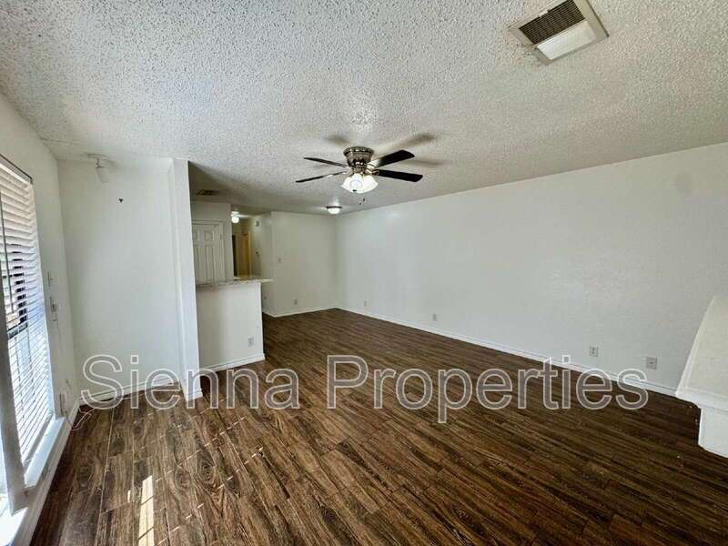 South Austin: Updated 2BD 2BA Duplex for Lease property image