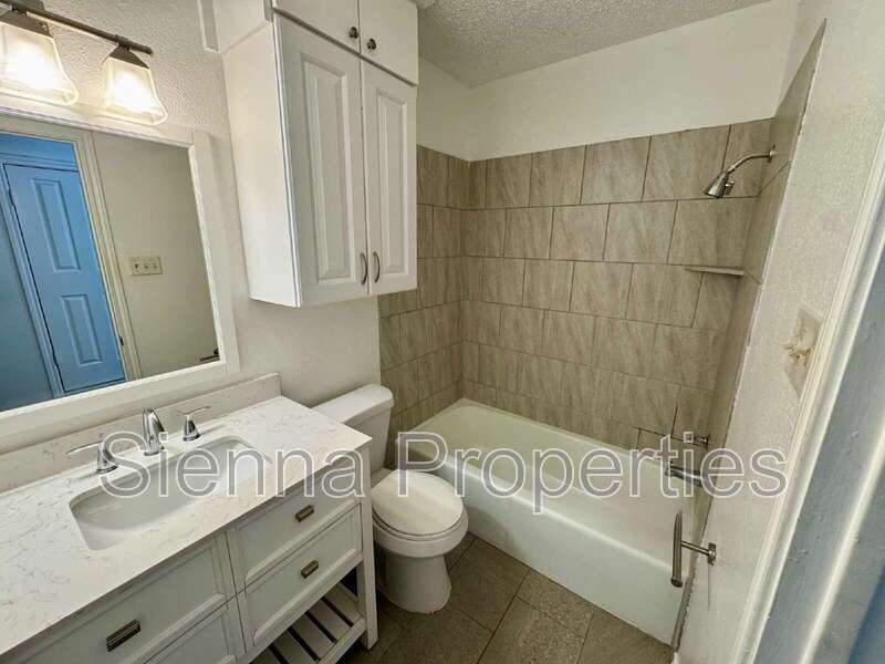 South Austin: Updated 2BD 2BA Duplex for Lease property image