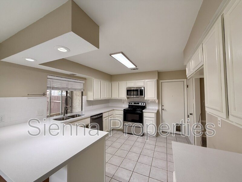 One story updated home! property image