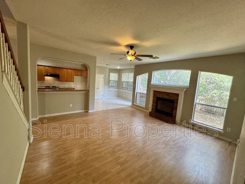 Cedar Park: Buttercup Creek: 4BD 3BA House for Lease property image