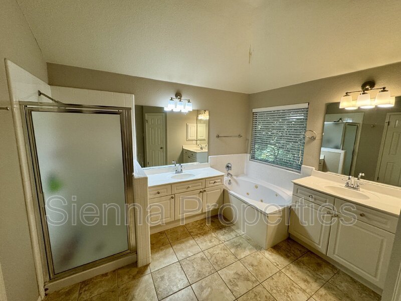 Cedar Park: Buttercup Creek: 4BD 3BA House for Lease property image