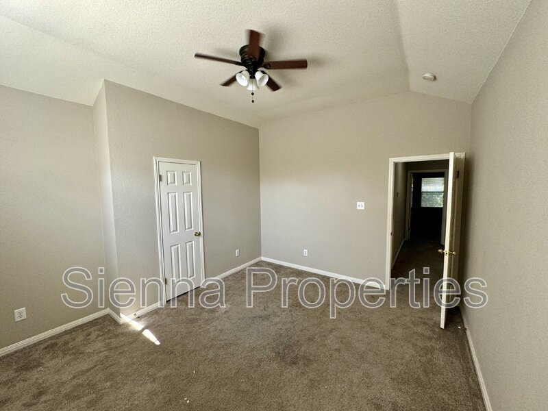 Cedar Park: Buttercup Creek: 4BD 3BA House for Lease property image
