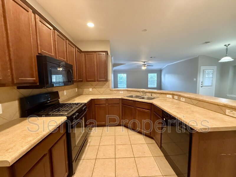 Buda: Garlic Creek: 3BD 2BA Home for Rent property image