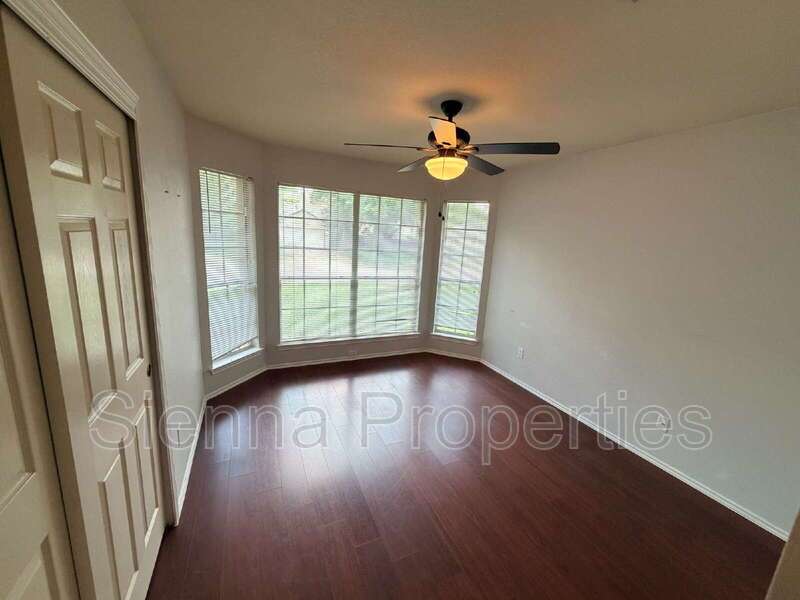 Cedar Park: Crossing at Carriage Hills property image