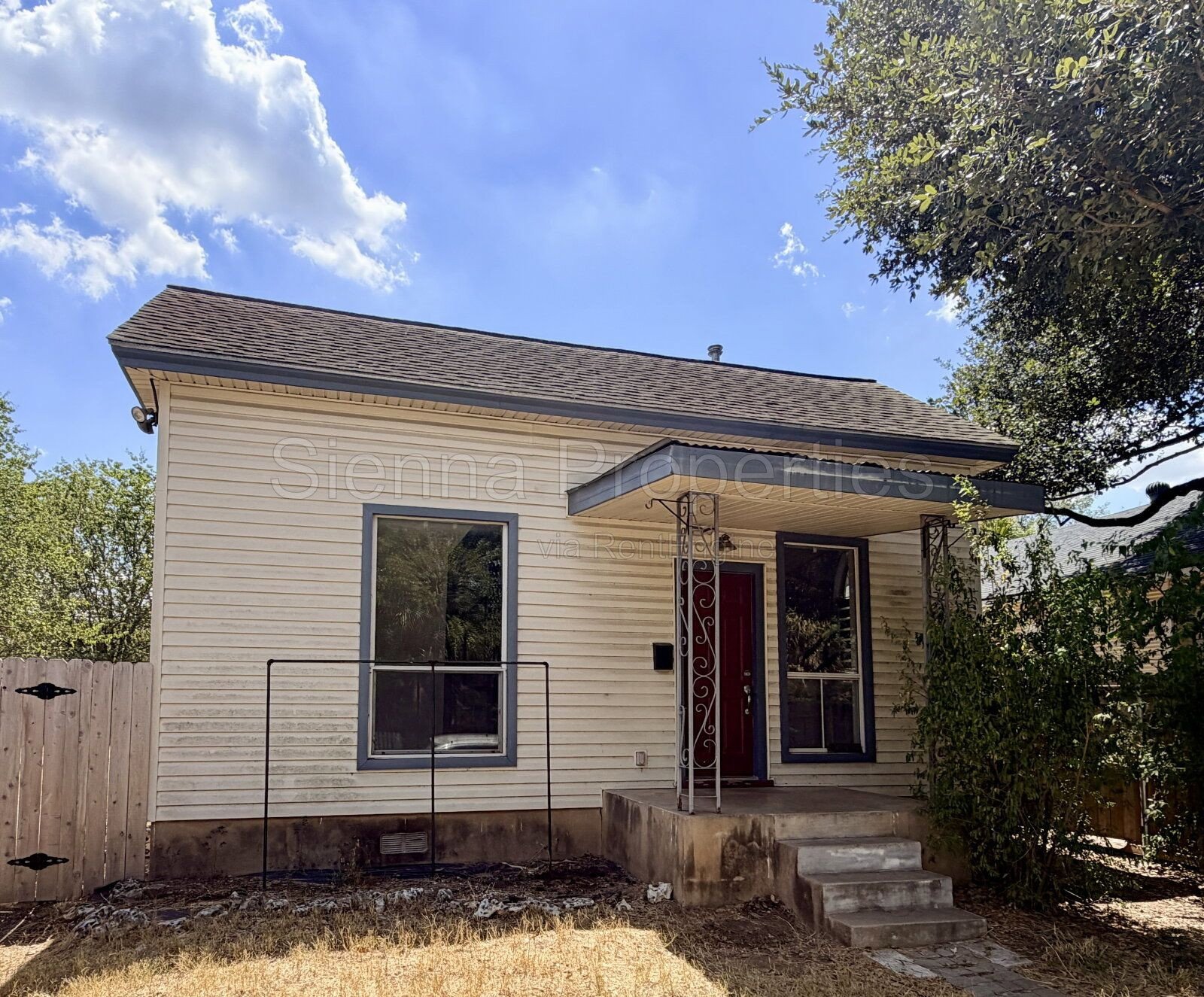 1BD 1BA with Loft: Minutes to UT and DT Austin. property image