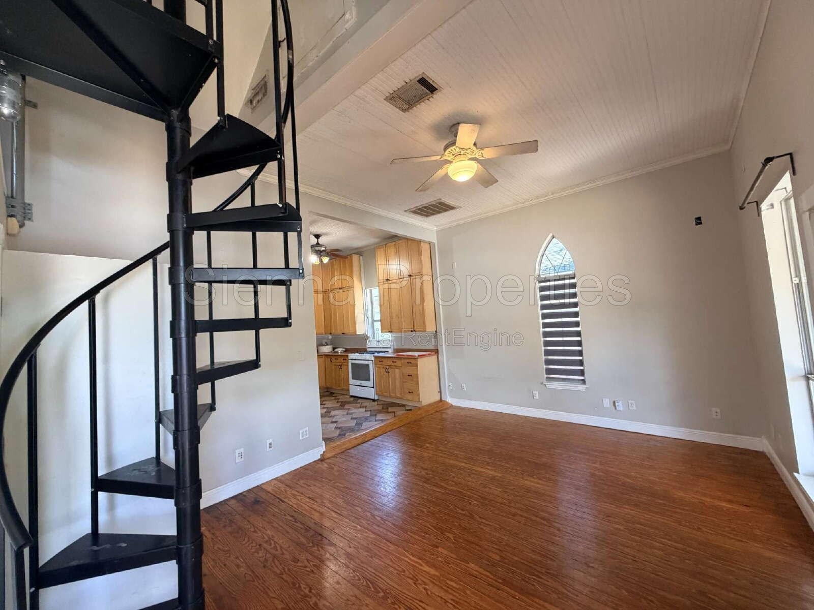 1BD 1BA with Loft: Minutes to UT and DT Austin. property image