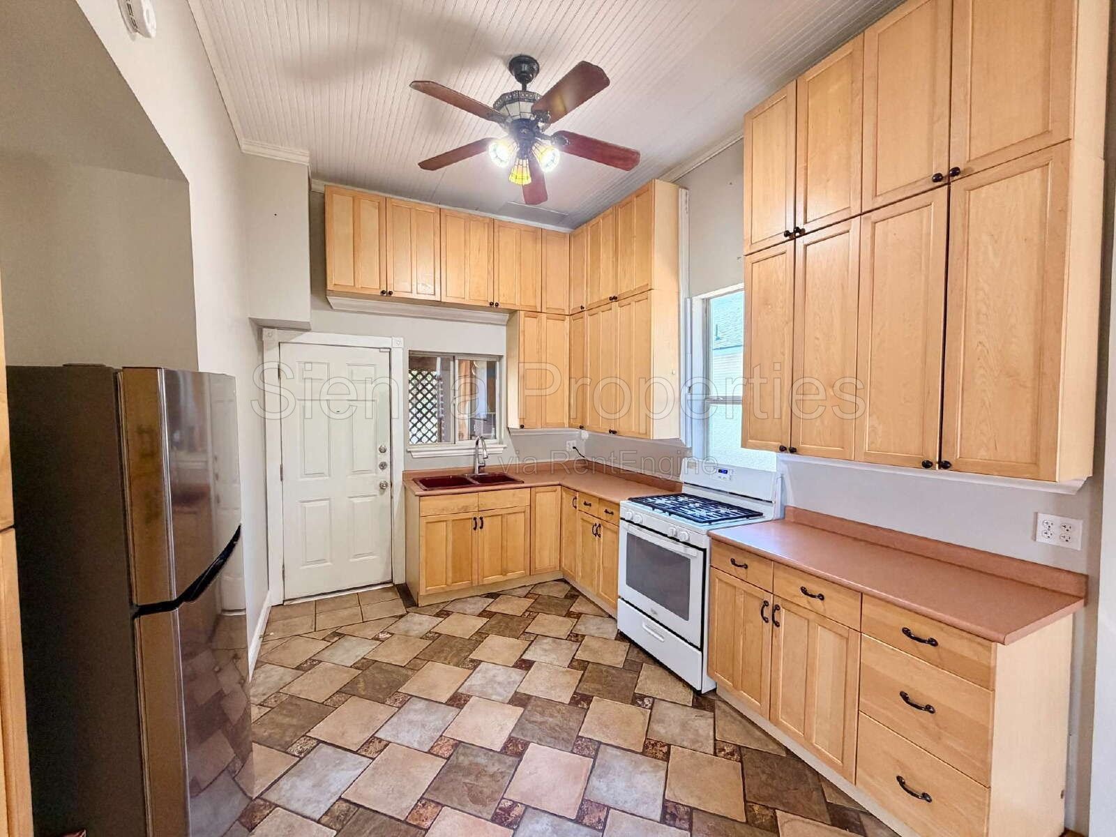 1BD 1BA with Loft: Minutes to UT and DT Austin. property image