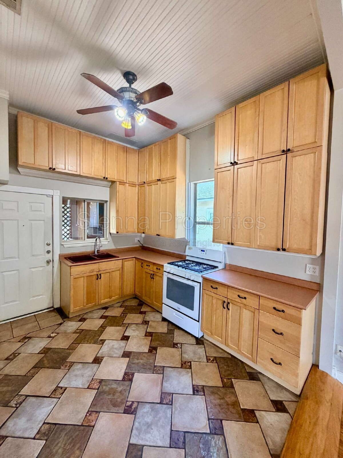 1BD 1BA with Loft: Minutes to UT and DT Austin. property image