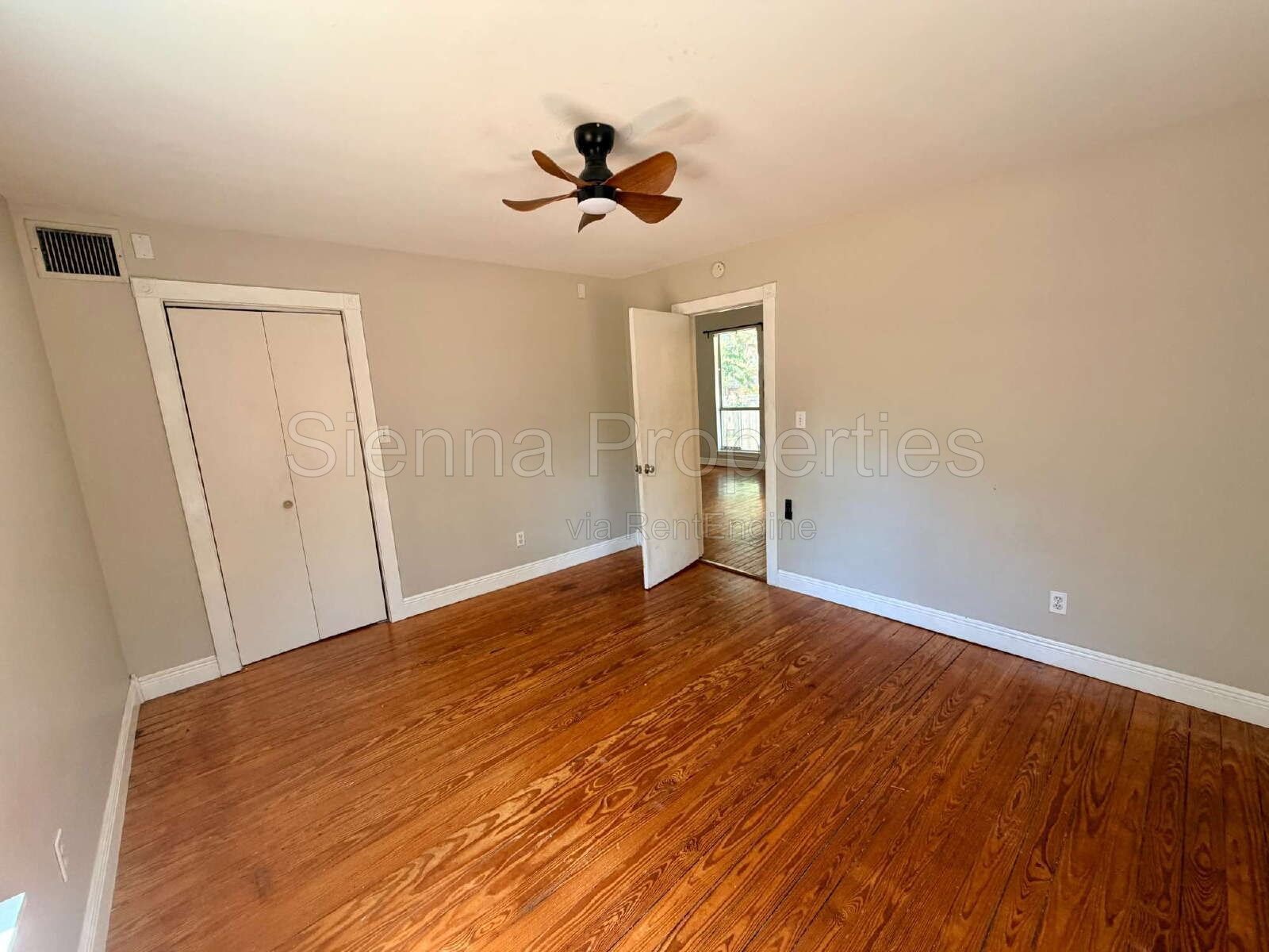 1BD 1BA with Loft: Minutes to UT and DT Austin. property image