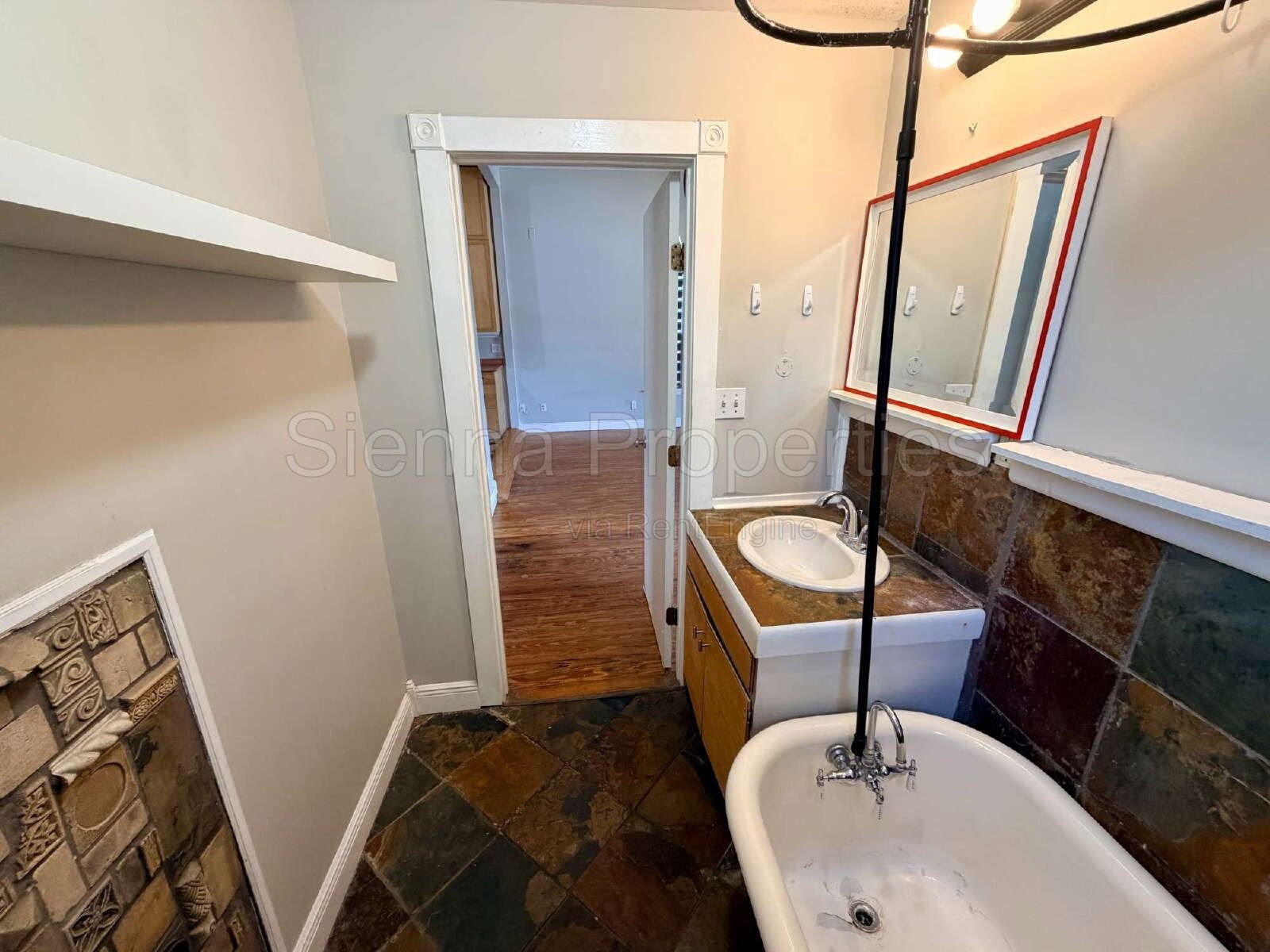 1BD 1BA with Loft: Minutes to UT and DT Austin. property image
