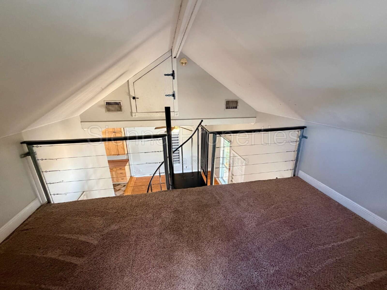 1BD 1BA with Loft: Minutes to UT and DT Austin. property image