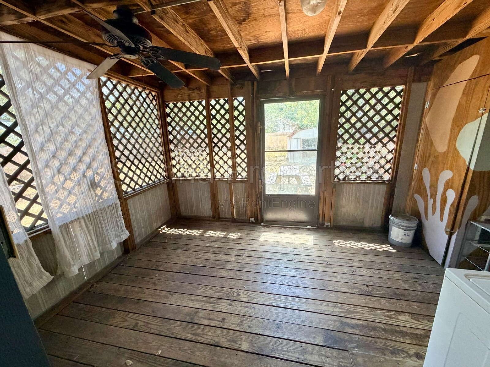 1BD 1BA with Loft: Minutes to UT and DT Austin. property image