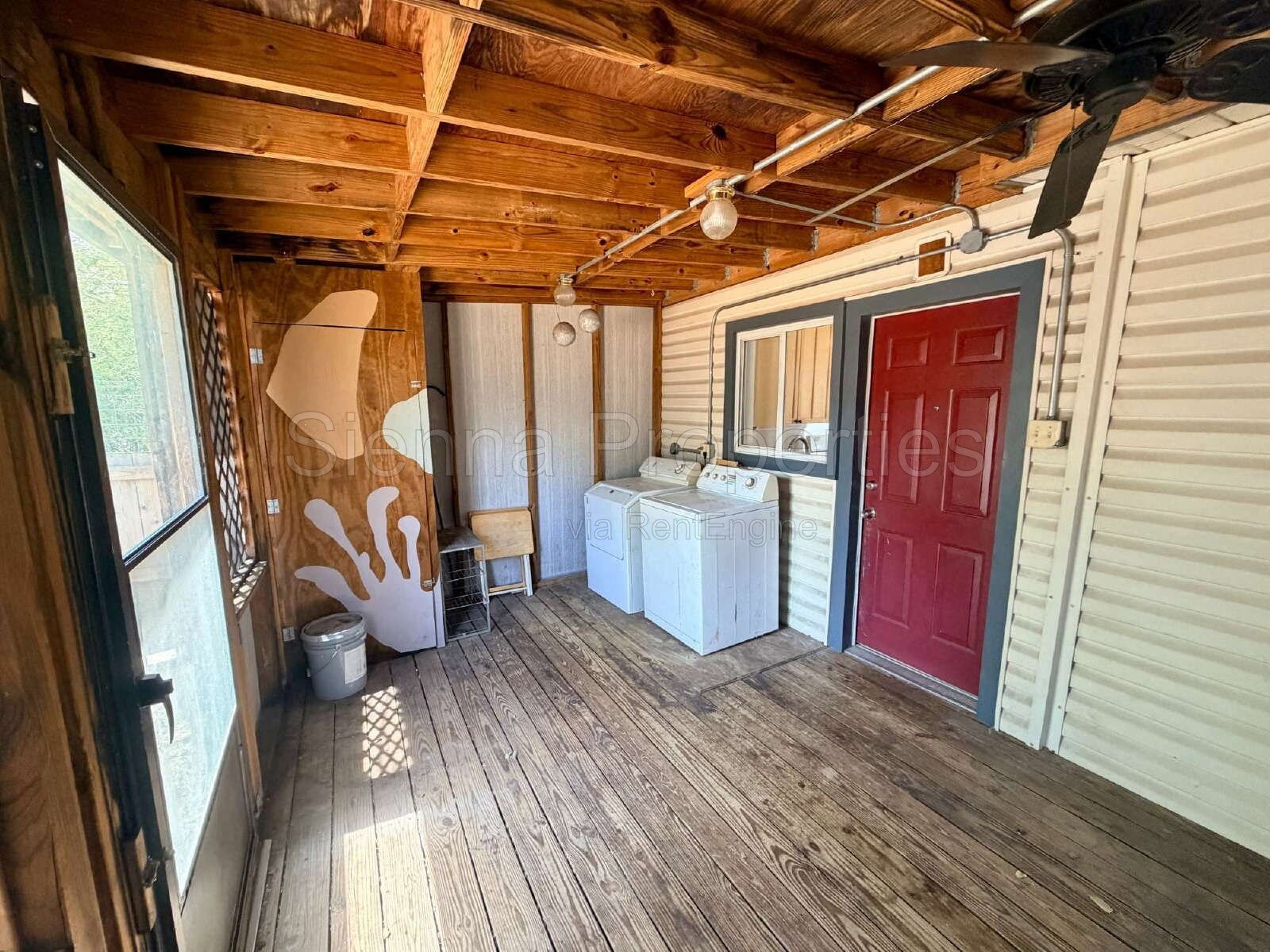 1BD 1BA with Loft: Minutes to UT and DT Austin. property image