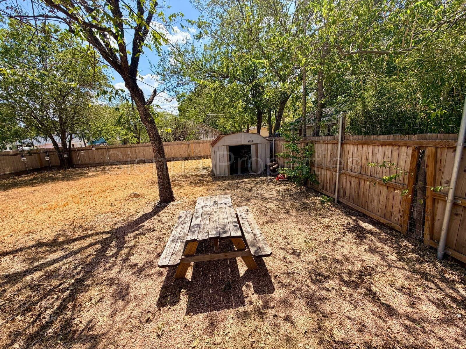 1BD 1BA with Loft: Minutes to UT and DT Austin. property image